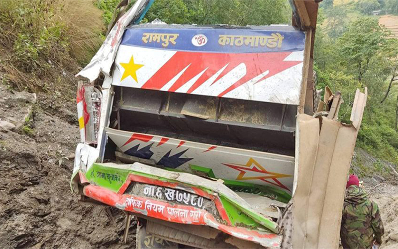 बस दुर्घटना