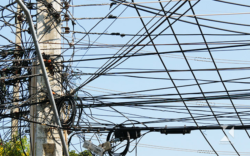 wire on pole