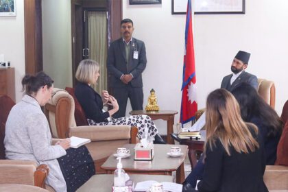 बेलायती राजदूतले गृहमन्त्रीलाई भेटे