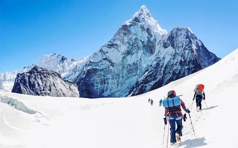 climbing everest
