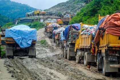 vehicle stuck in banchare dadha landfill site